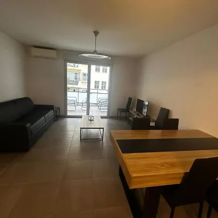 Superbe Terrasse 2p A 5 Min A Pied Du Vieux Nice, Du Port Et Du Tram