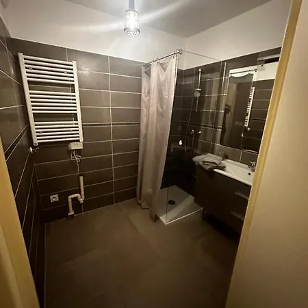 Apartament Superbe Terrasse 2p A 5 Min A Pied Du Vieux Nice, Du Port Et Du Tram Nicea